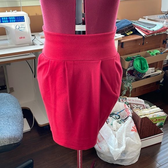 Red Urban Behavior Tulip Skirt - Picture 1 of 8
